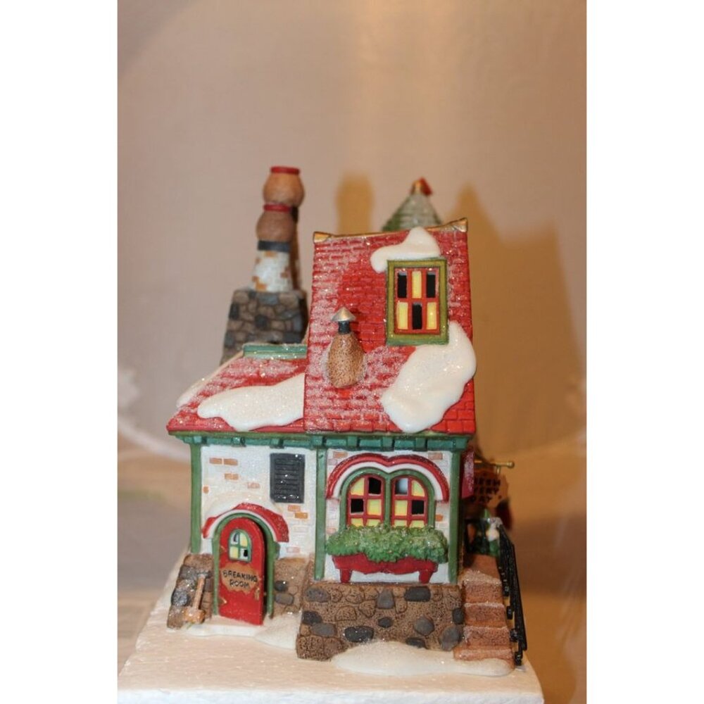 Dept 56 North Pole - The Peanut Brittle Factory - Picture 6 of 8